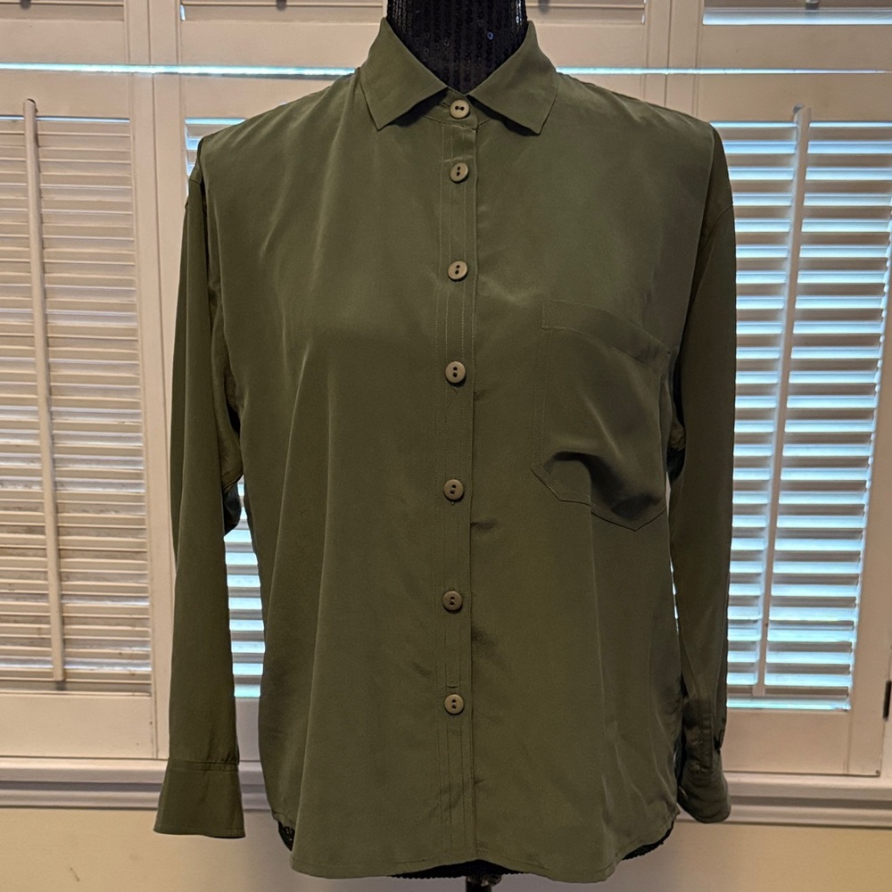 Equipment Femme sage 100% silk blouse
